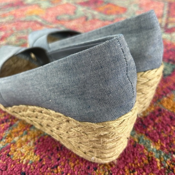 Ralph Lauren | Women’s chambray blue Cecilia criss cross open toe espadrille, 8 - Picture 4 of 16